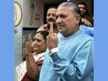 મતદાન કરવા પહોંચી રાજકીય સેલિબ્રિટીઝ