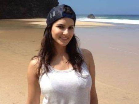 બિચ પર મસ્તી