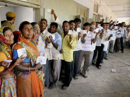 ગુજરાત ચૂંટણીઃ બીજા તબક્કામાં 70.20 ટકા મતદાન નોધાયું