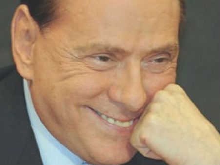 બર્લુસ્કોનીએ 50 વર્ષ નાની ટીવી પ્રેજેંટર સાથે સગાઇ કરી