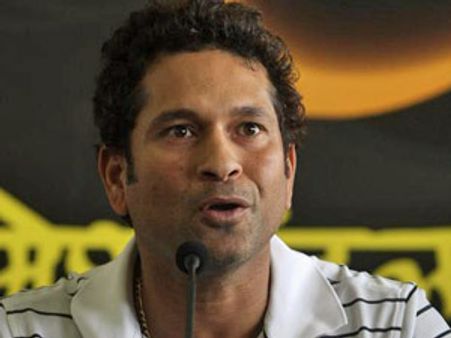 સચિને આંખોમાં નમી સાથે પ્રશંસકોનો માન્યો આભાર