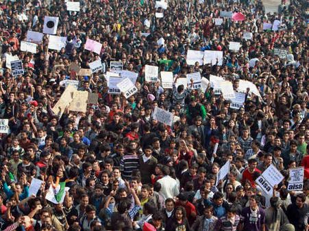 દિલ્હીમાં ઉગ્ર પ્રદર્શન જારી, પોલીસનો બળપ્રયોગ