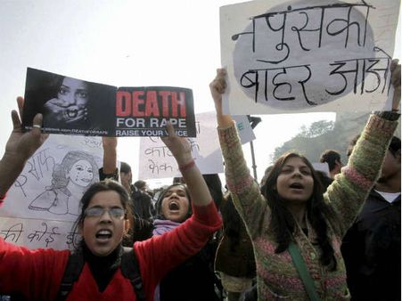 દિલ્હી ગેંગ રેપ : સરકાર ભયભીત, નવી દિલ્હીમાં કલમ 144 લાગૂ