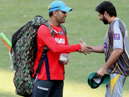 Pics: ભારત-પાકિસ્તાન એકબીજાને હરાવવા તત્પર