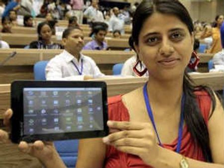 'આકાશ 3' ટેબલેટમાં સિમકાર્ડ લગાવી શકાશે !