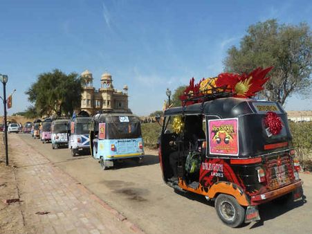 ડ્રેગન લેડીઝ રિક્શા રન ડ્રેગન લેડીઝ રિક્શા રન