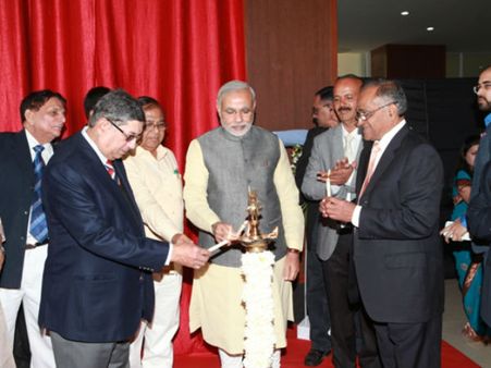 ક્રિકેટ સ્‍ટેડિયમનું અનોખું નજરાણું સમર્પિત