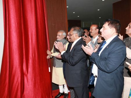 ક્રિકેટ સ્‍ટેડિયમનું અનોખું નજરાણું સમર્પિત