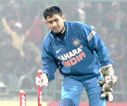 ધોનીને મેન ઓફ ધ મેચ બનાવાતા ઉભો થયો વિવાદ