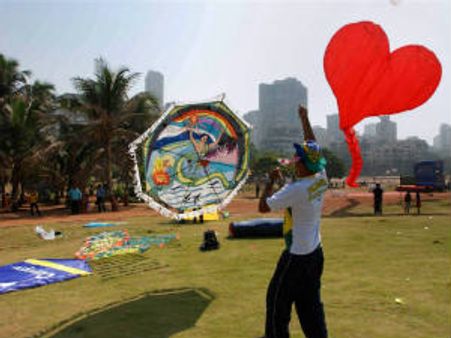 આજથી વડોદરા અને સાપુતારામાં વાઇબ્રન્ટ પતંગોત્સવનો પ્રારંભ