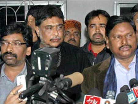 ઝારખંડઃ મુંડાએ આપ્યું રાજીનામુ, રાષ્ટ્રપતિ શાસનના અણસાર