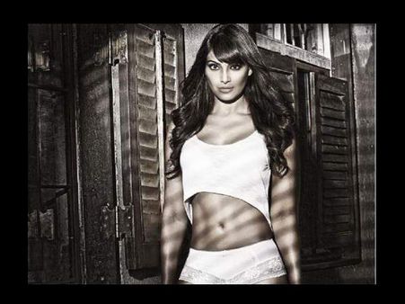 બિપાશા બાસુ