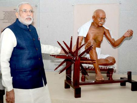 મહાત્મા મંદિરમાં ગાંધી ટુ મહાત્મા પ્રદર્શન