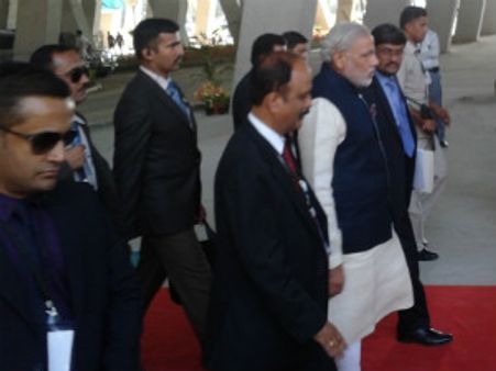 Video: વાઇબ્રન્ટ સમિટમાં મોદી અને ડેલીગેટસનો ViP ભોજન સમારંભ