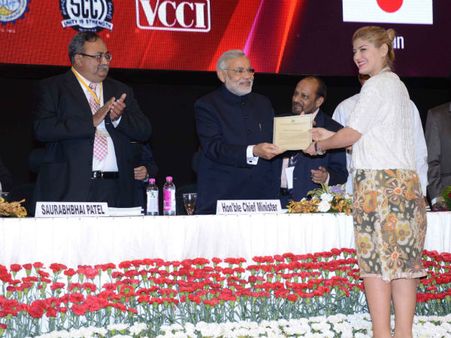 મોદીના હસ્તે બેસ્ટ એમએસએમઇ એવોર્ડ આપાયા