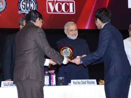 મોદીના હસ્તે બેસ્ટ એમએસએમઇ એવોર્ડ આપાયા