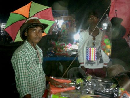 પતંગ બજારમાં જામી પતંગ રસિકોની ભીડ