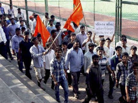 હોકી ઇન્ડિયા લીગ: પાક. ખેલાડીયોના વિરોધમાં શિવસૈનિકોનો હોબાળો