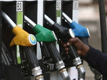 આનંદો: હવે 9 ગેસ સિલિન્ડર મળશે, ડીઝલમાં સબસીડી દૂર કરાઇ