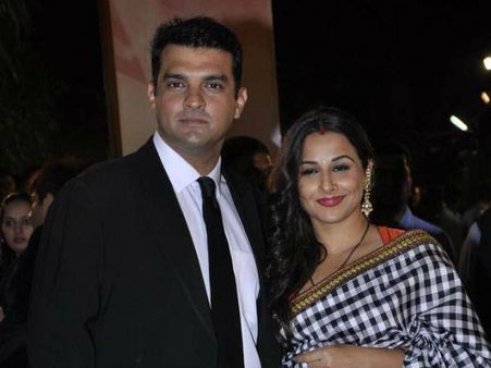 તમામ બૉલીવુડ હસ્તીઓની હાજરી તમામ બૉલીવુડ હસ્તીઓની હાજરી