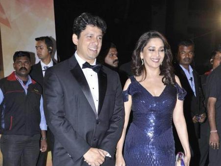 તમામ બૉલીવુડ હસ્તીઓની હાજરી તમામ બૉલીવુડ હસ્તીઓની હાજરી