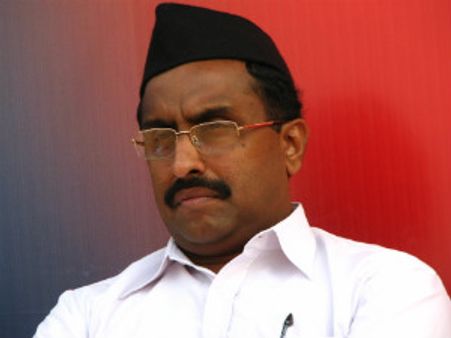 સંઘનું વાકબાણ- 'શિંદે આતંકીઓના ડાર્લિંગ બની રહ્યા છે'