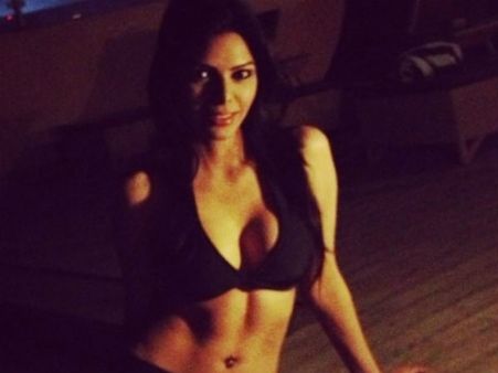 બૉલીવુડમાં ઝીનત બનવા થનગનતા શર્લિન