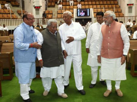 ગુજ.વિધાનસભાનું પ્રથમ સત્ર અને નવા અધ્યક્ષની વરણી