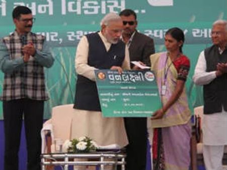 આખા દેશમાં ડાંગ જિલ્લાને સાગના વૃક્ષ ઉછેરની બેંક લોન માટે માન્યતા