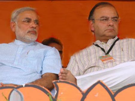 રાજનાથ સાથેની મુલાકાત બાદ નરેન્દ્ર મોદીની જેટલી સાથે બેઠક