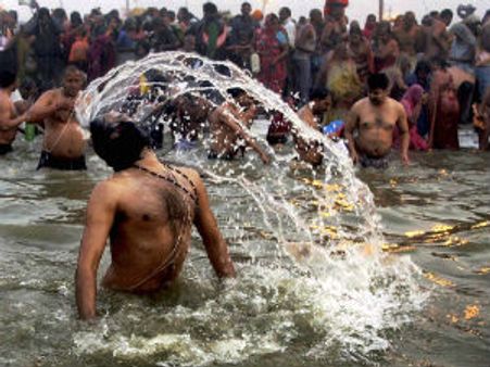 કુંભ મેળો : આજે લાખો શ્રદ્ધાળુઓ પોષી પૂર્ણિમાનું પવિત્ર સ્નાન કરશે