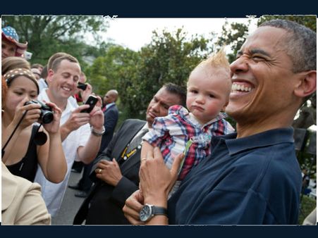 અમેરિકાના રાષ્ટ્રપતિ બરાક ઓબામા શા માટે લોકપ્રિય છે તેનો ખ્યાલ આપતી તસવીરો