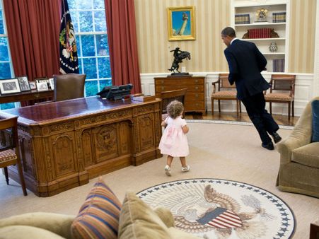 અમેરિકાના રાષ્ટ્રપતિ બરાક ઓબામા શા માટે લોકપ્રિય છે તેનો ખ્યાલ આપતી તસવીરો