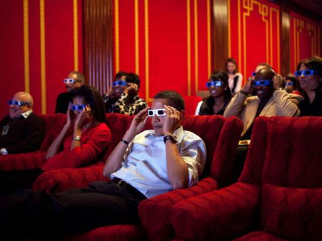 અમેરિકાના રાષ્ટ્રપતિ બરાક ઓબામા શા માટે લોકપ્રિય છે તેનો ખ્યાલ આપતી તસવીરો