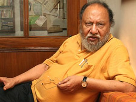 પ્રોટેક્શન માટે આશિષ નંદી સુપ્રિમ કોર્ટના દરવાજે