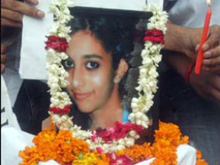 આરૂષિ હત્યાઃ 'તલવાર પરિવારની વર્તણૂક હતી શંકાસ્પદ'