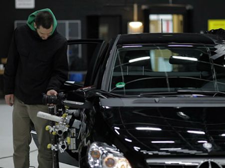 મર્સિડિઝની આ કાર અચાનક થઇ જાય છે અદૃશ્ય