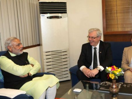 સ્ટેટ ટ્રેડ મિશનની મુખ્યમંત્રીની સાથે ફળદાયી સૌજ્ન્ય મુલાકાત સ્ટેટ ટ્રેડ મિશનની મુખ્યમંત્રીની સાથે ફળદાયી સૌજ્ન્ય મુલાકાત