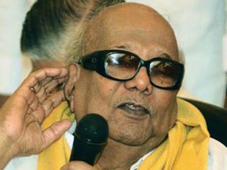 શ્રીલંકામાં તમિળોનું નામ ભૂંસી નાખવા માગે છે રાજપક્ષેઃ કરુણાનિધિ