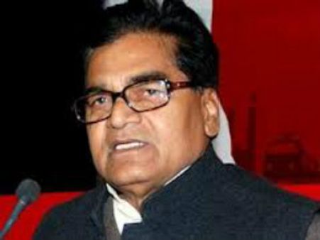 પવન બંસલે રાજીનામુ આપી દેવુ જોઇએ: રામગોપાલ યાદવ