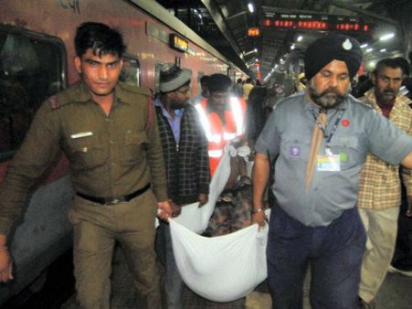 કુંભ મેળામાં મોતનું તાંડવ, રેલવે સ્ટેશને લીધો 36નો ભોગ 