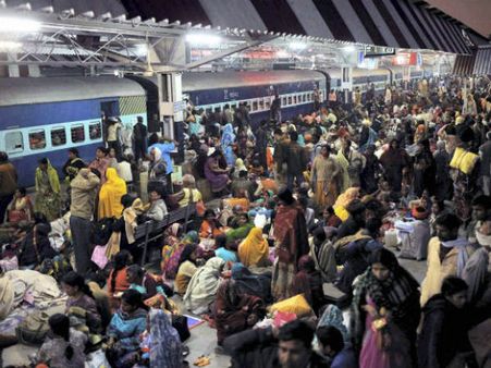 કુંભ મેળામાં મોતનું તાંડવ, રેલવે સ્ટેશને લીધો 36નો ભોગ 