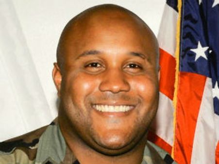 'આતંકી' અમેરિકન પોલીસકર્મીના માથે લાખો ડોલરનું ઇનામ