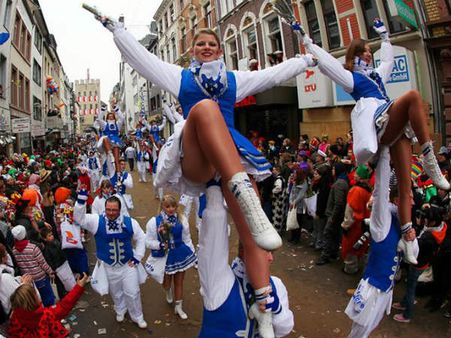 જર્મનીના કાર્નિવલમાં થાય છે અરબોનો વ્યવસાય