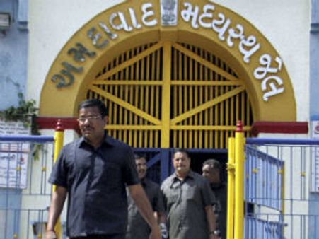 જેલ સુરંગ કેસ: પોલીસની જેલકર્મીઓ પર પણ નજર