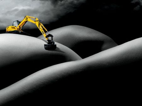 જેસીબીનું હોટ કેલેન્ડર