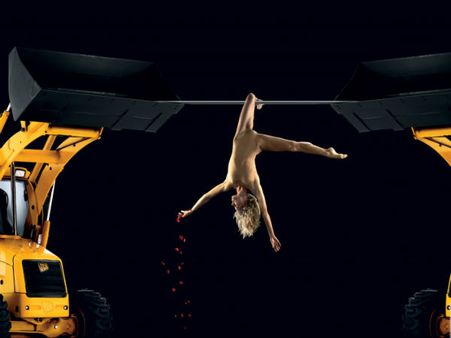 જેસીબીનું હોટ કેલેન્ડર