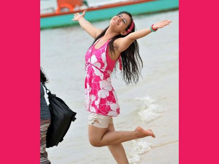 દરિયા કાંઠે ખીલી ઉઠતું સૌંદર્ય