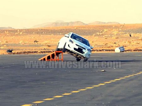 આ કાર સ્ટંટ ઉડાવી દેશે તમારા હોંશ