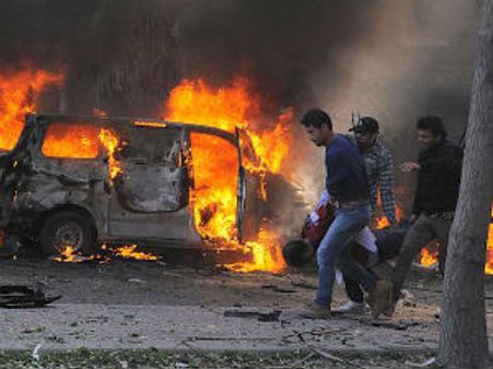 દમિશ્કમાં આત્મઘાતી કાર બોમ્બ વિસ્ફોટ, 53ના મોત